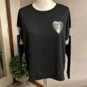 Jet by John Eshaya black heart relaxed fit pullover soft and cozy top sz SP